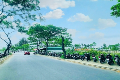 Bán nhanh lô shophouse sạch, hướng tây khu Fpt, đường 9,5m qua lại đông đúc