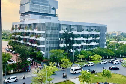 CẦN BÁN LÔ FPT TRƯỚC TRƯỜNG ĐẠI HỌC - VIEW CÔNG VIÊN - GIÁ 2,xtỷ
