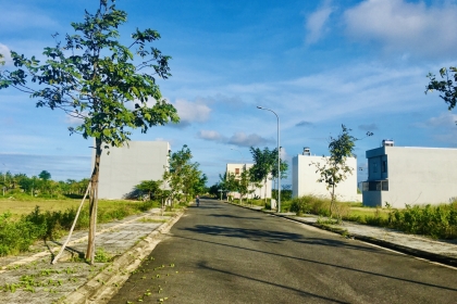LÔ 104,3m2 HƯỚNG NAM FPT, GIÁ CHỈ 2tỷ8x