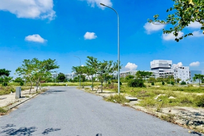 Lô Fpt trước trường đại học, giá tốt đầu tư
